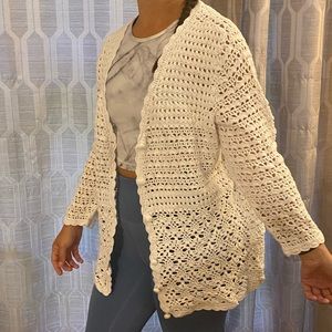 iz claiborne white crocheted cardigan size medium